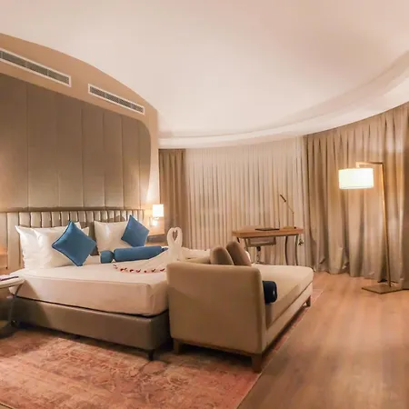 Hotel Ramada Encore By Wyndham Karatay