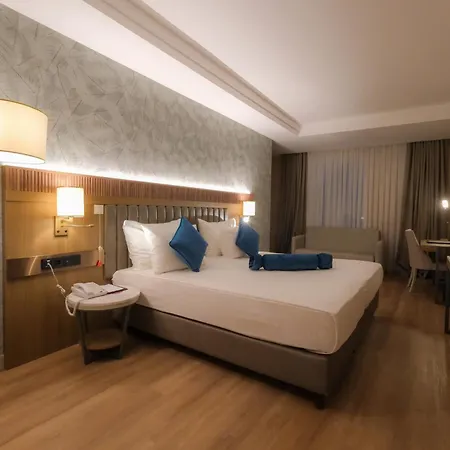 Hotel Ramada Encore By Wyndham Karatay
