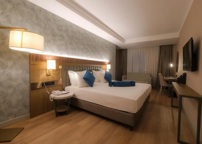 Hotel Ramada Encore By Wyndham Karatay